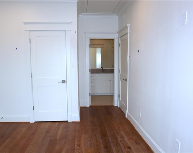 1836 Cortlandt Street - Photo Thumbnail 9