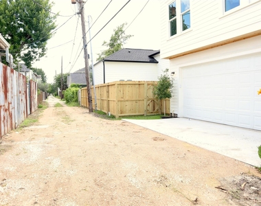 1836 Cortlandt Street - Photo Thumbnail 16