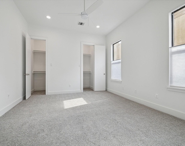 1105 W 21st Street - Photo Thumbnail 15