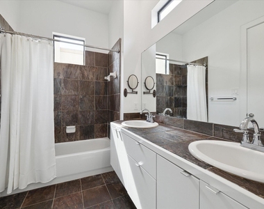 1105 W 21st Street - Photo Thumbnail 17