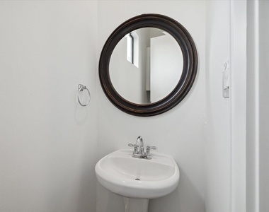 1105 W 21st Street - Photo Thumbnail 13