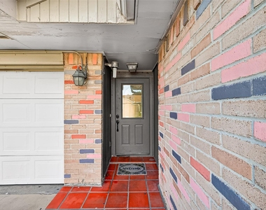 7422 Cortes Drive - Photo Thumbnail 3