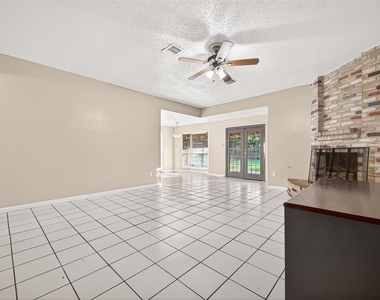 7422 Cortes Drive - Photo Thumbnail 6