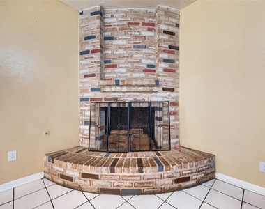7422 Cortes Drive - Photo Thumbnail 14