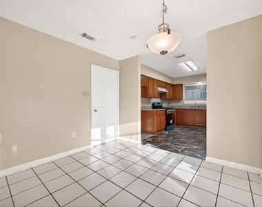 7422 Cortes Drive - Photo Thumbnail 10