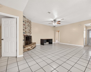 7422 Cortes Drive - Photo Thumbnail 9