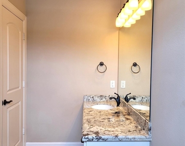 1508 Fowler Street - Photo Thumbnail 34