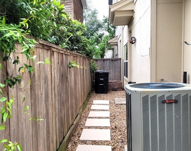 1508 Fowler Street - Photo Thumbnail 42