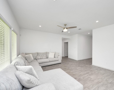 3521 Rockefeller Road - Photo Thumbnail 15