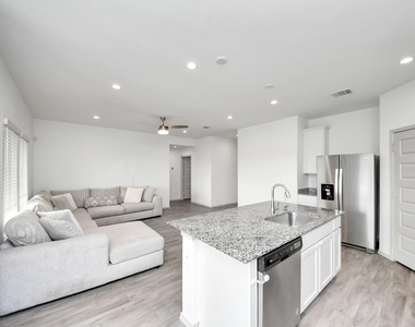 3521 Rockefeller Road - Photo Thumbnail 18