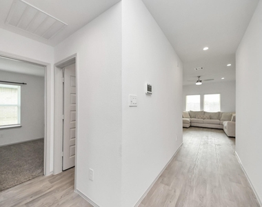 3521 Rockefeller Road - Photo Thumbnail 12