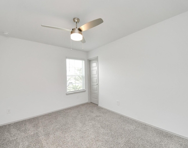 3521 Rockefeller Road - Photo Thumbnail 33