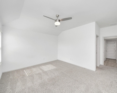 3521 Rockefeller Road - Photo Thumbnail 27