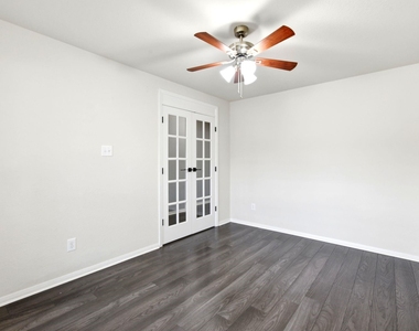 15002 Miller Meadows Lane - Photo Thumbnail 7