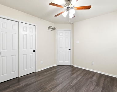 15002 Miller Meadows Lane - Photo Thumbnail 30