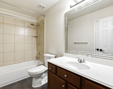 15002 Miller Meadows Lane - Photo Thumbnail 28