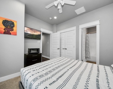 425 Gregg Street - Photo Thumbnail 17