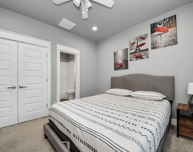 425 Gregg Street - Photo Thumbnail 16