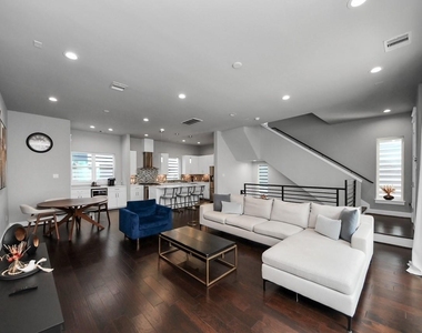 425 Gregg Street - Photo Thumbnail 12