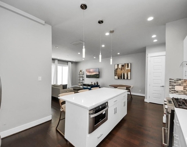 425 Gregg Street - Photo Thumbnail 9