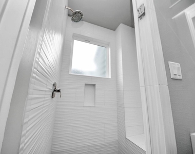 425 Gregg Street - Photo Thumbnail 27