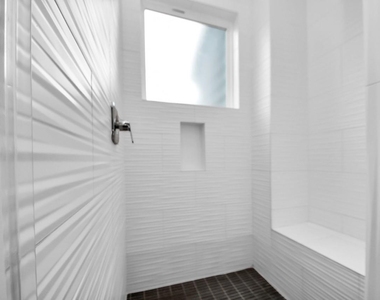 425 Gregg Street - Photo Thumbnail 19