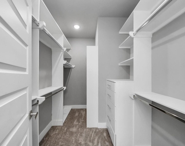 425 Gregg Street - Photo Thumbnail 28