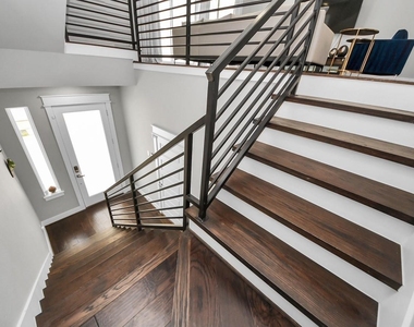 425 Gregg Street - Photo Thumbnail 6