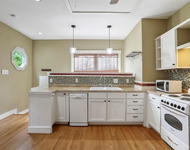 1227 Harvard Street - Photo Thumbnail 5