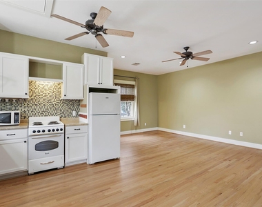 1227 Harvard Street - Photo Thumbnail 4