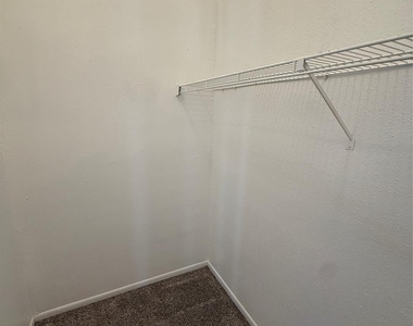 923 Carrell Street - Photo Thumbnail 12