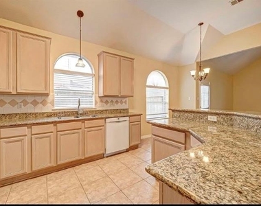 1710 Park Forest Drive - Photo Thumbnail 7