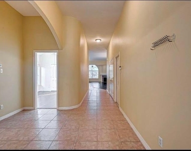 1710 Park Forest Drive - Photo Thumbnail 2