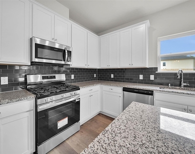 16478 Branchers Drive - Photo Thumbnail 8