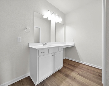 16478 Branchers Drive - Photo Thumbnail 18