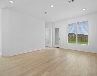 2720 Grove Crest Drive - Photo Thumbnail 14