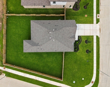 2720 Grove Crest Drive - Photo Thumbnail 5