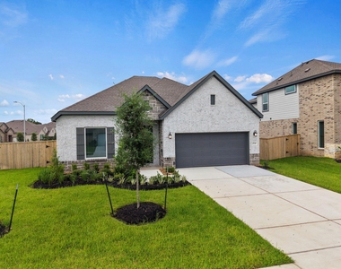 2720 Grove Crest Drive - Photo Thumbnail 2