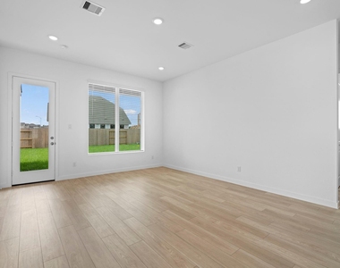 2720 Grove Crest Drive - Photo Thumbnail 13