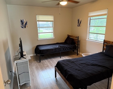 7626 Rhobell Street - Photo Thumbnail 5