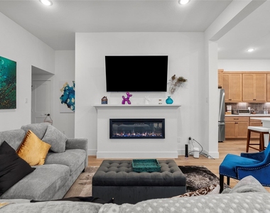 5218 Sage Hills Drive - Photo Thumbnail 9