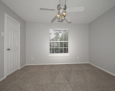 247 W Stedhill Loop - Photo Thumbnail 12