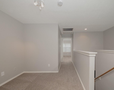 247 W Stedhill Loop - Photo Thumbnail 9