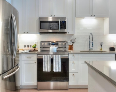 1330 Park West Green Dr - Photo Thumbnail 4