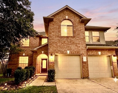 5102 Heatherdawn Ct - Photo Thumbnail 1
