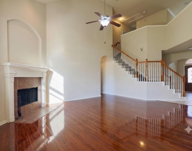 5102 Heatherdawn Ct - Photo Thumbnail 5