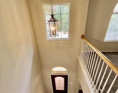 5102 Heatherdawn Ct - Photo Thumbnail 8