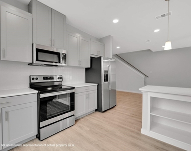 10133 Danielson Grove Drive - Photo Thumbnail 2