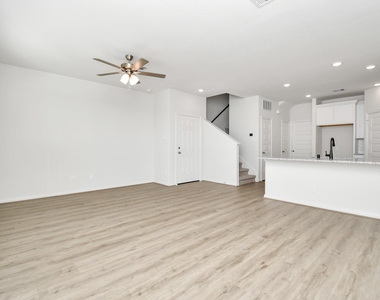 1534 Revolution Way - Photo Thumbnail 16