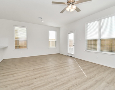 1534 Revolution Way - Photo Thumbnail 14